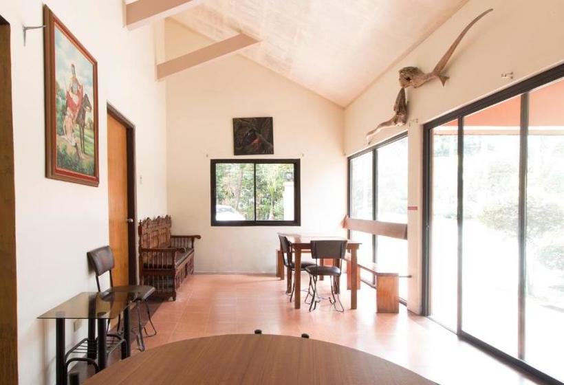 هتل Reddoorz @ Holy Spirit Road Tagaytay