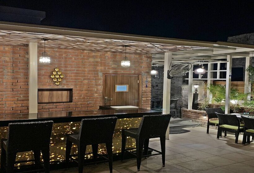 בית מלון כפרי Sun Grand