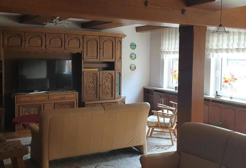 بنسيون Haus Am Waldesrand