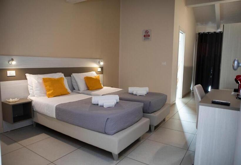 Пансион La Perla Amantea