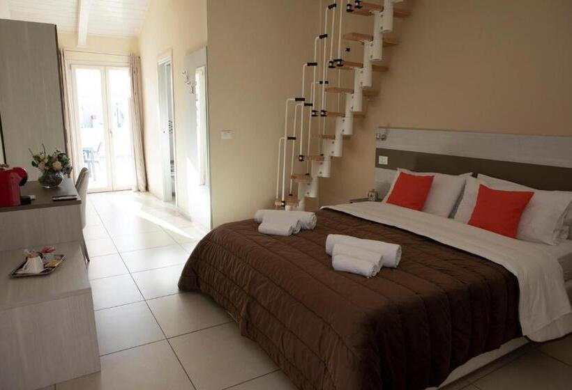 Пансион La Perla Amantea