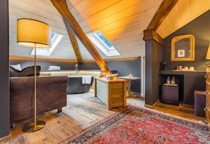 مبيت وإفطار John Luxury Suites