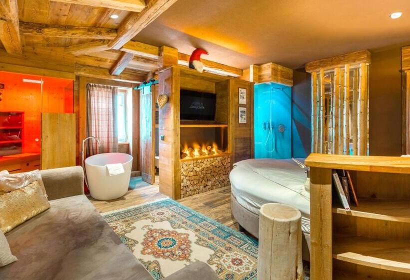 مبيت وإفطار John Luxury Suites