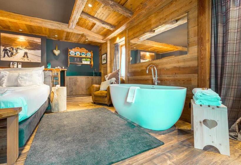 مبيت وإفطار John Luxury Suites