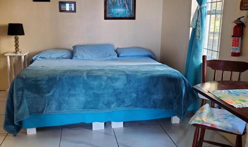 בית מלון כפרי Barefoot Beach Belize