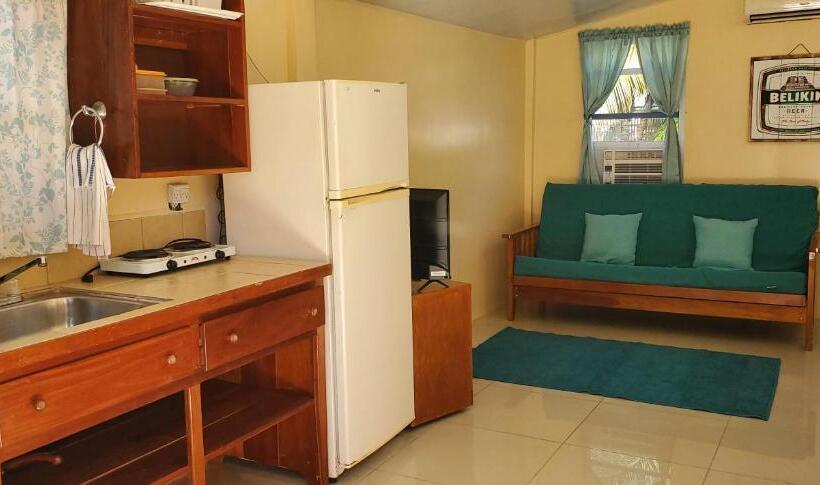 בית מלון כפרי Barefoot Beach Belize