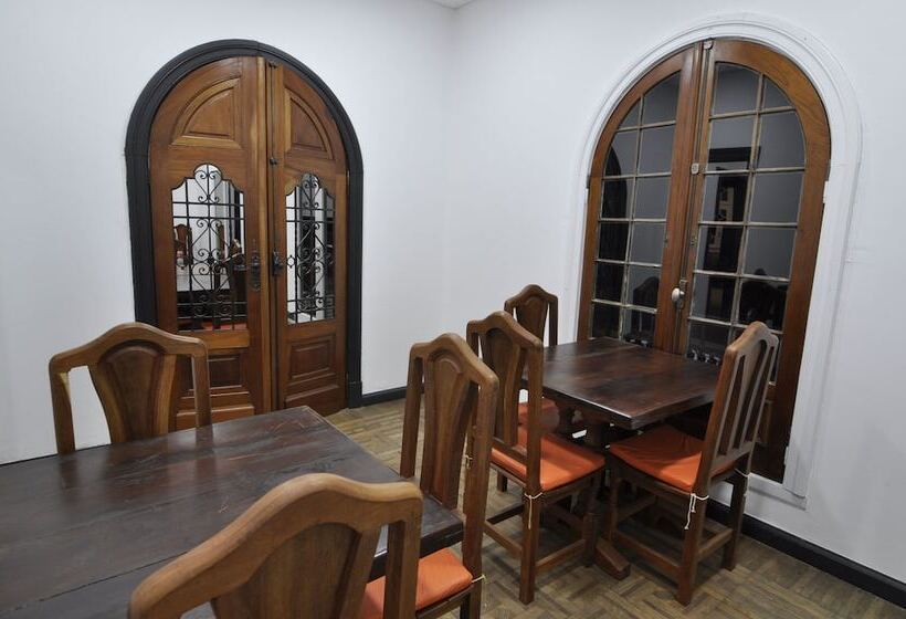 ホテル Fatvial 4 De Abril