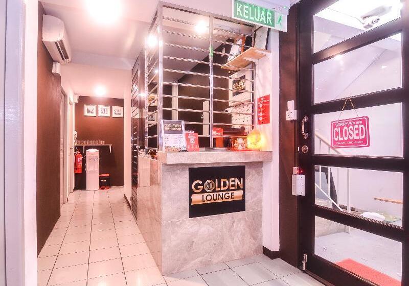 Отель Oyo 89465 Golden Lounge