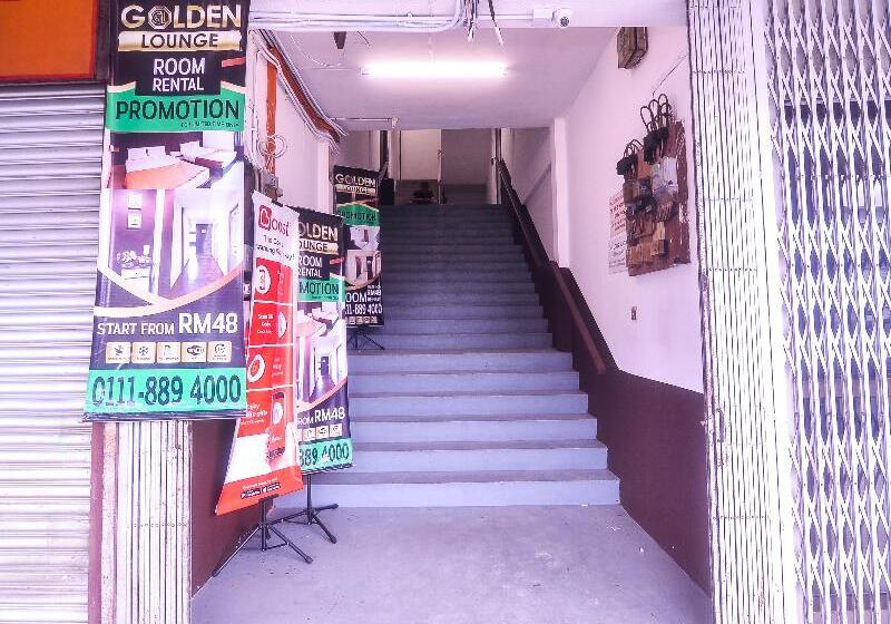 Отель Oyo 89465 Golden Lounge