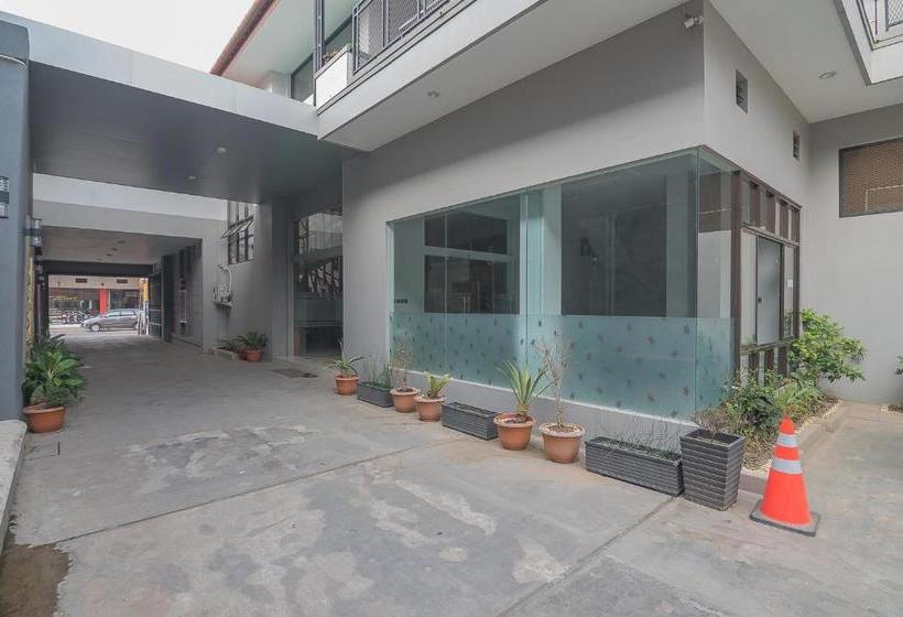 호텔 Reddoorz Near Alun Alun Kc Haurgeulis