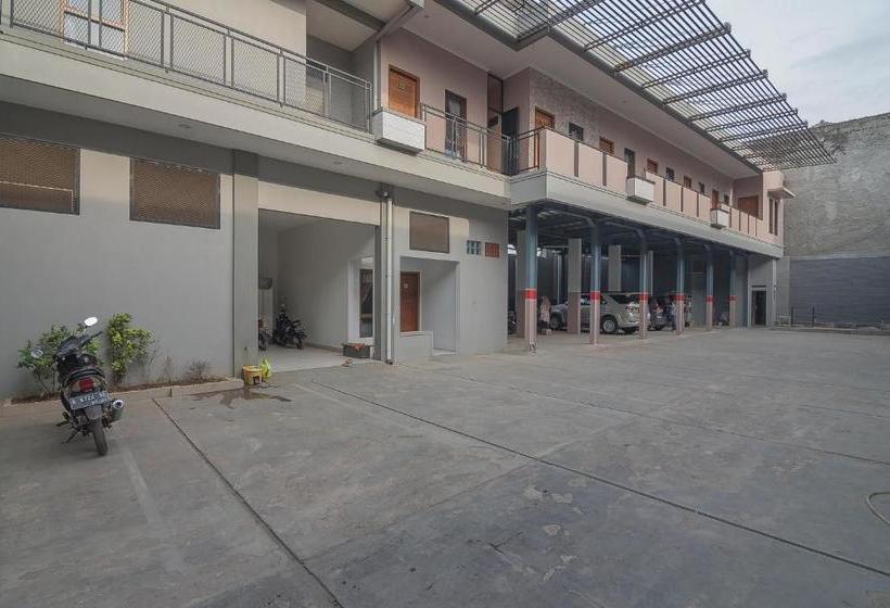 호텔 Reddoorz Near Alun Alun Kc Haurgeulis