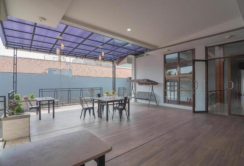 호텔 Reddoorz Near Alun Alun Kc Haurgeulis