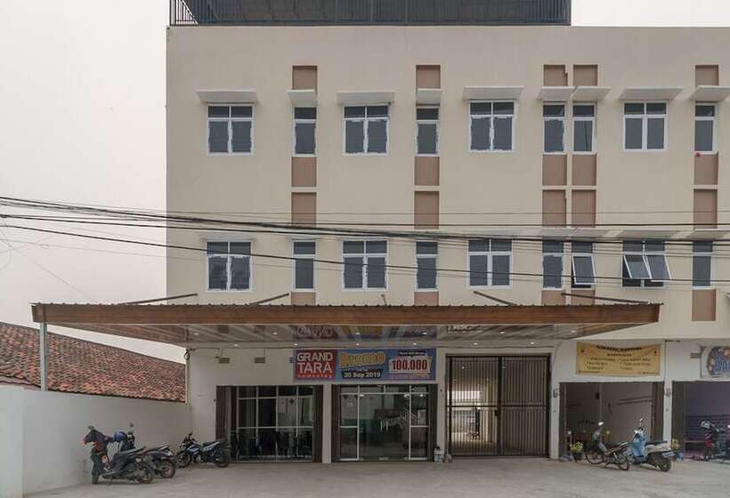 호텔 Reddoorz Plus At Grand Tara Homestay Palembang