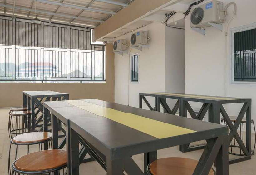 호텔 Reddoorz Plus At Grand Tara Homestay Palembang