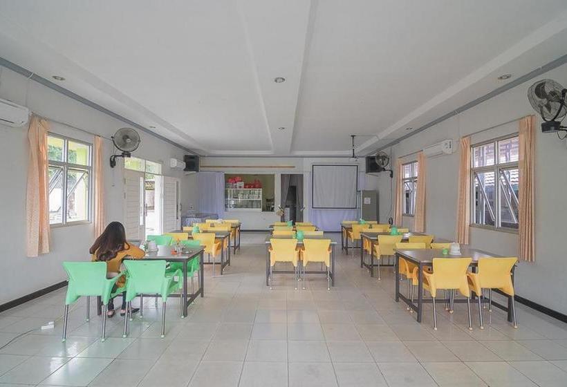 فندق Reddoorz Syariah Near Taman Rozeline Penajam