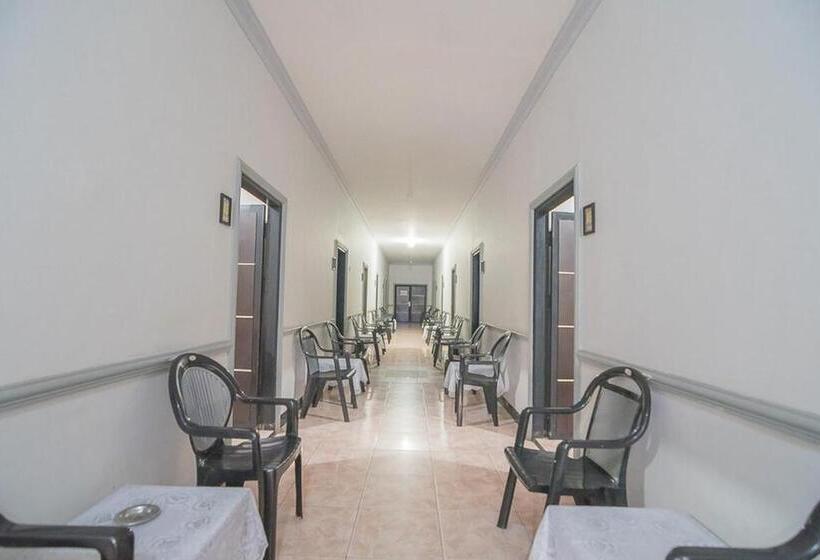 فندق Reddoorz Syariah Near Taman Rozeline Penajam