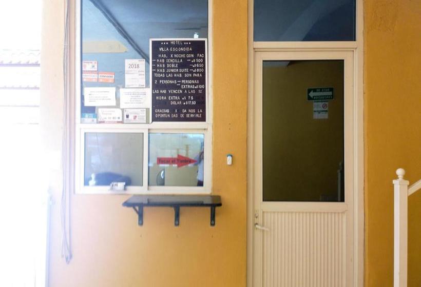 ホテル Villa Escondida