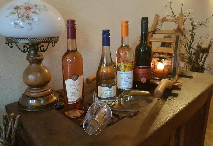 ペンション Ferienweinhaus Römer Knodt