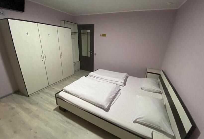 פנסיון Guest House Max