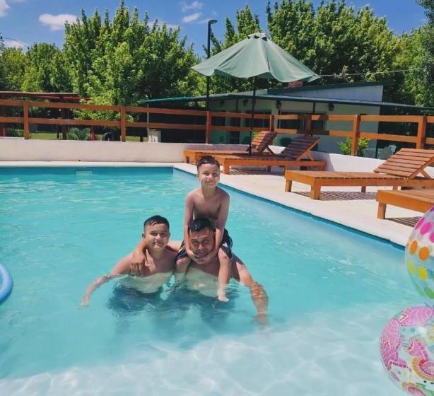 ペンション Hostal El Trébol   Tanti