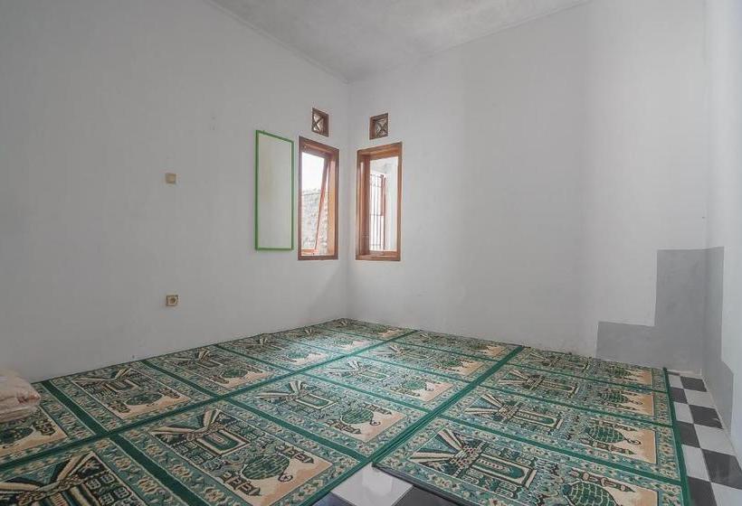 膳宿费 Reddoorz Plus Near Alun Alun Kuningan