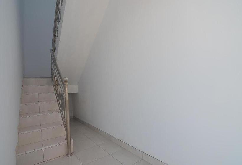 膳宿费 Reddoorz Plus Near Alun Alun Kuningan