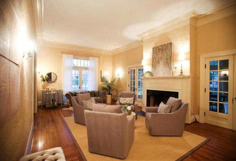 민박 The Pinner House