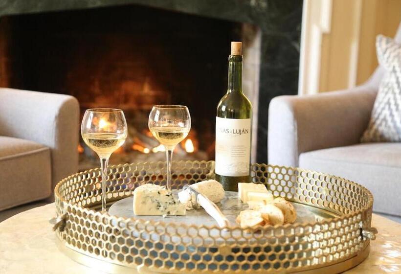 민박 The Pinner House