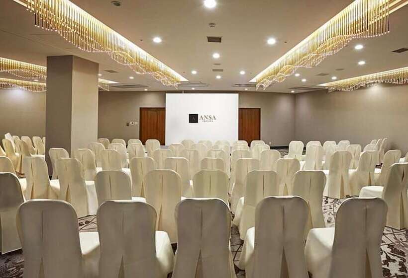 בית מלון כפרי Ansa Okinawa Resort