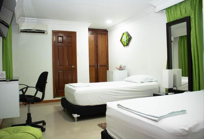 هتل La Casa Blanca