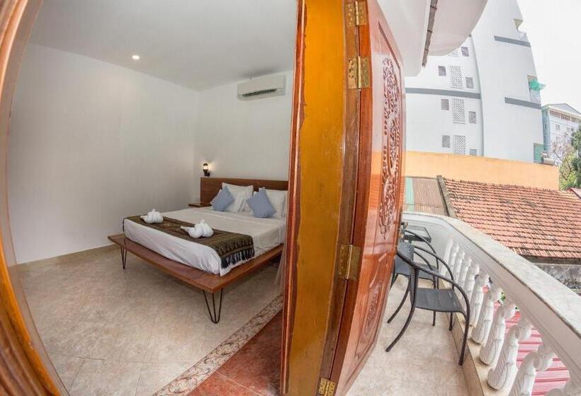 בית מלון כפרי Poolside Villa