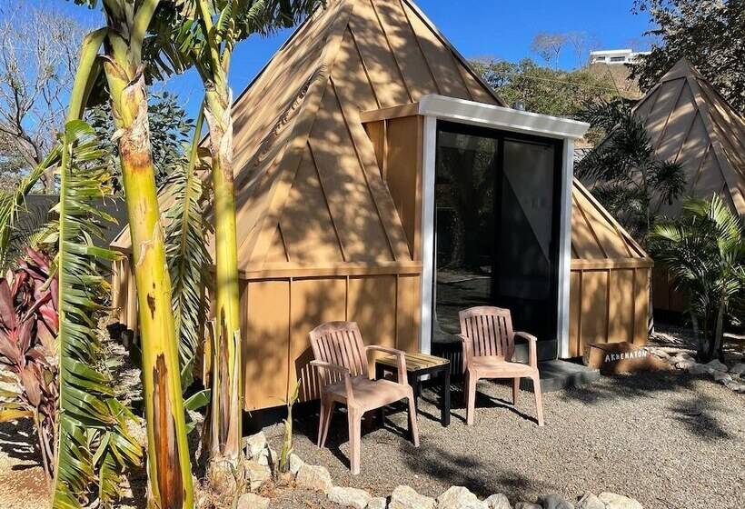 민박 Pyramid Lodge Tamarindo Akhenaton