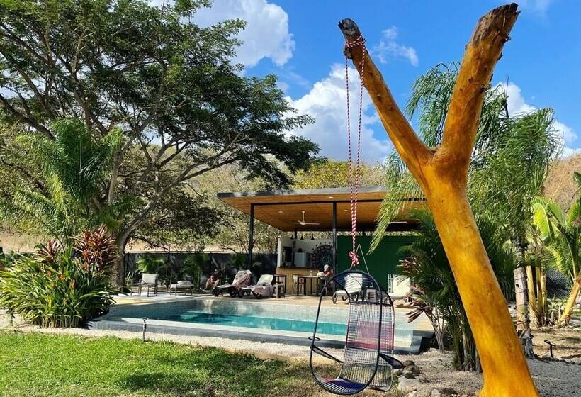 민박 Pyramid Lodge Tamarindo Akhenaton