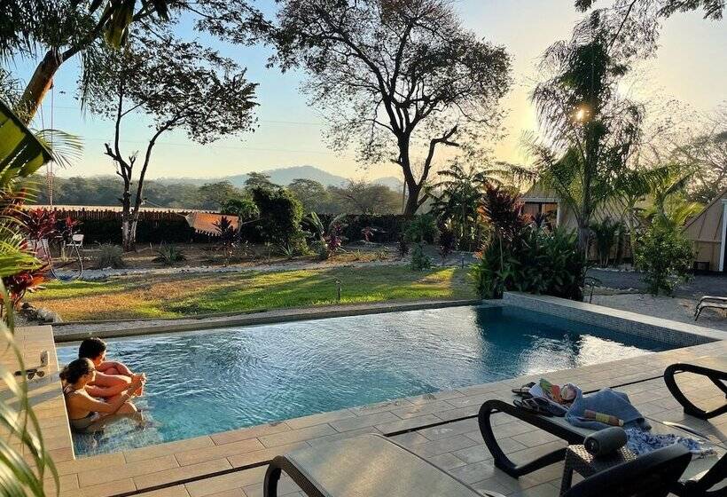 민박 Pyramid Lodge Tamarindo Akhenaton