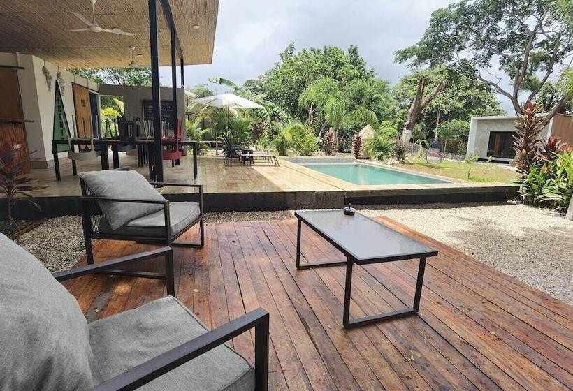 민박 Pyramid Lodge Tamarindo Akhenaton