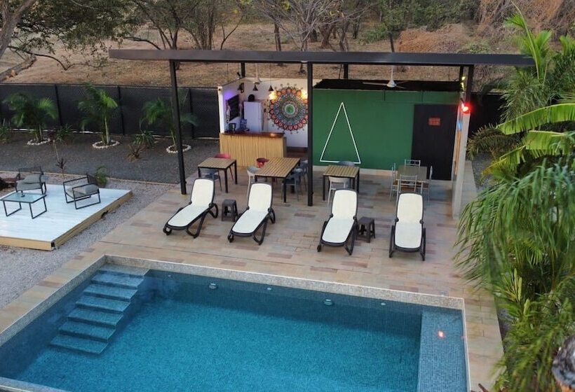 민박 Pyramid Lodge Tamarindo Akhenaton