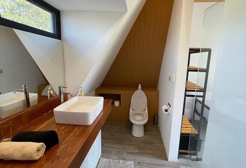 민박 Pyramid Lodge Tamarindo Akhenaton