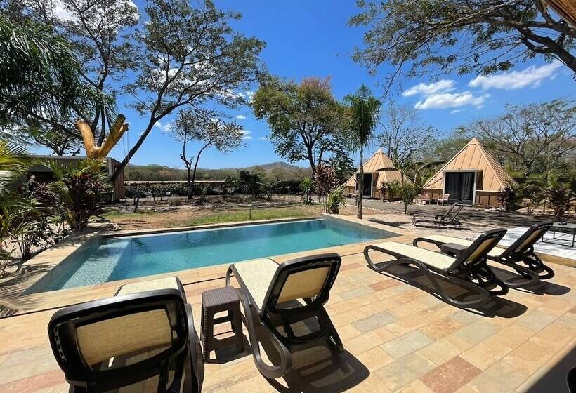 민박 Pyramid Lodge Tamarindo Akhenaton