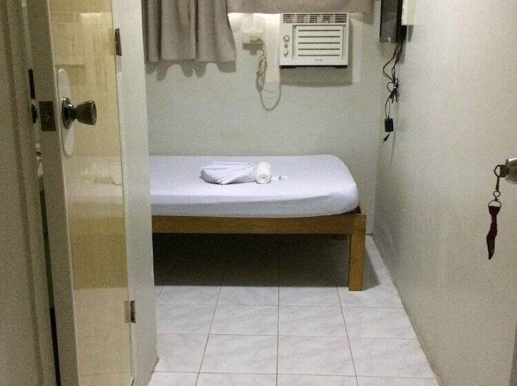 호텔 Crisfil S Lodge Incorporated