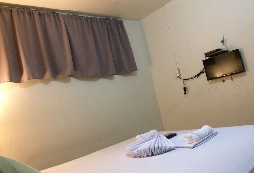 호텔 Crisfil S Lodge Incorporated