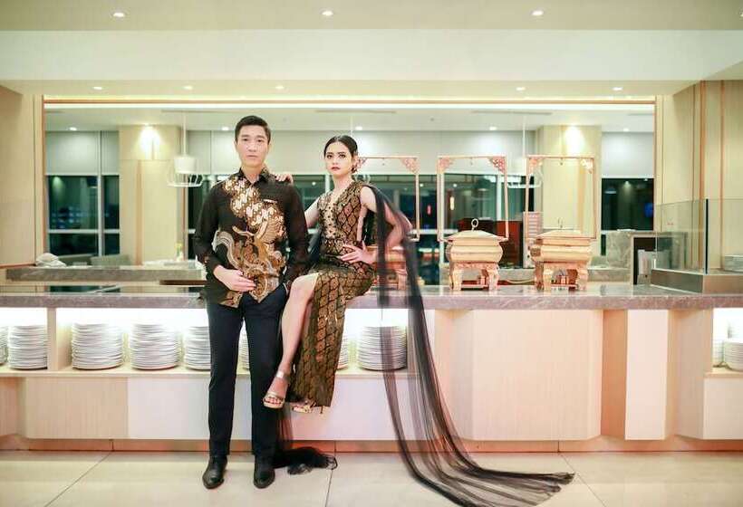 Harris Hotel & Conventions Bundaran Satelit Surabaya