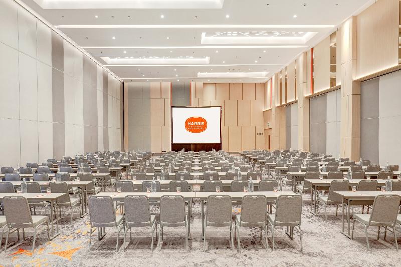 Harris Hotel & Conventions Bundaran Satelit Surabaya