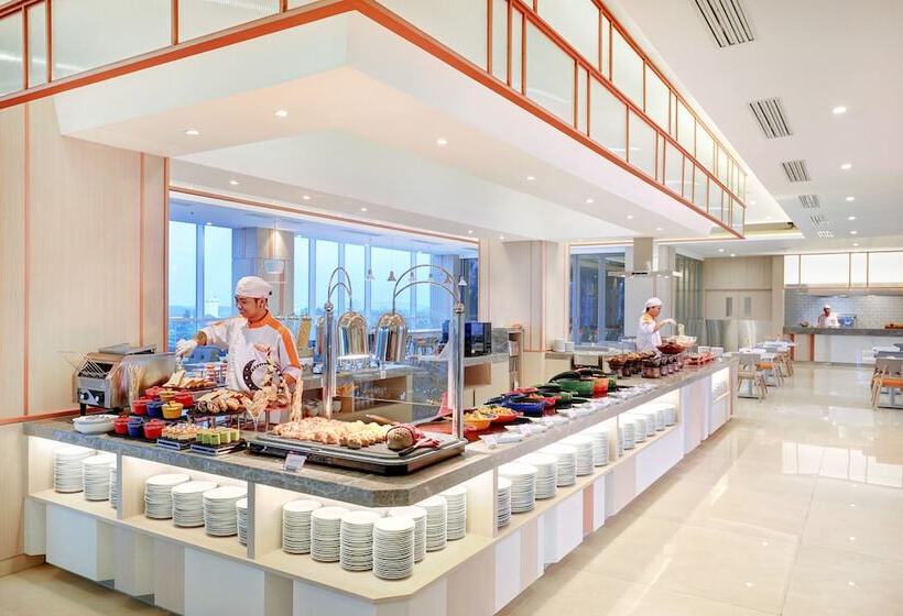 Harris Hotel & Conventions Bundaran Satelit Surabaya