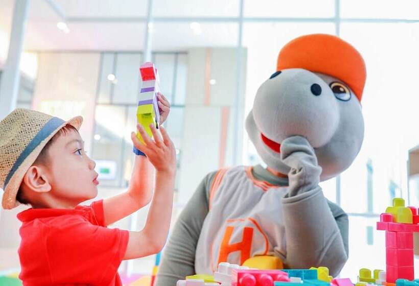 Harris Hotel & Conventions Bundaran Satelit Surabaya