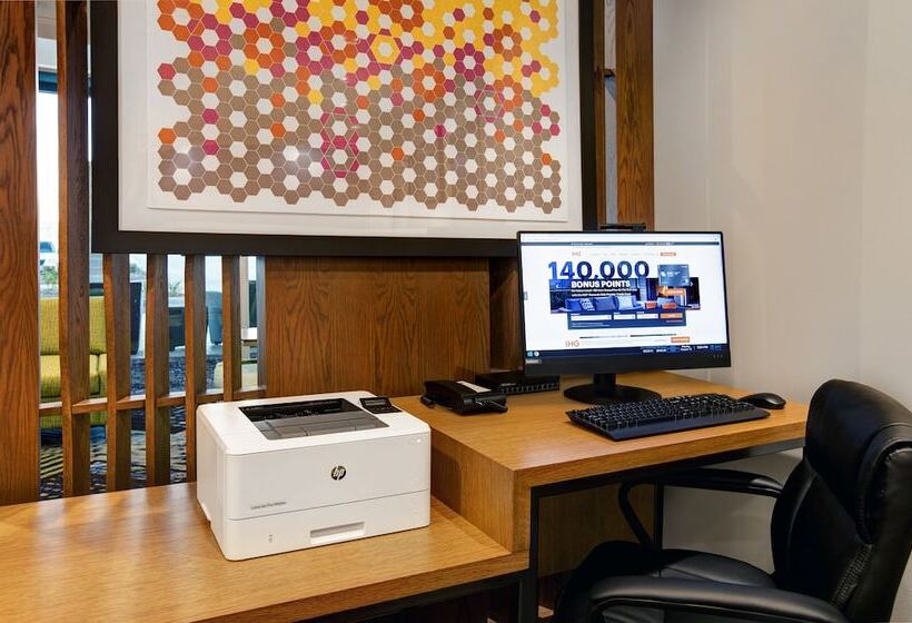 فندق Holiday Inn Express & Suites   Milwaukee   Brookfield, An Ihg