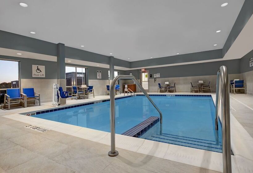 فندق Holiday Inn Express & Suites   Milwaukee   Brookfield, An Ihg
