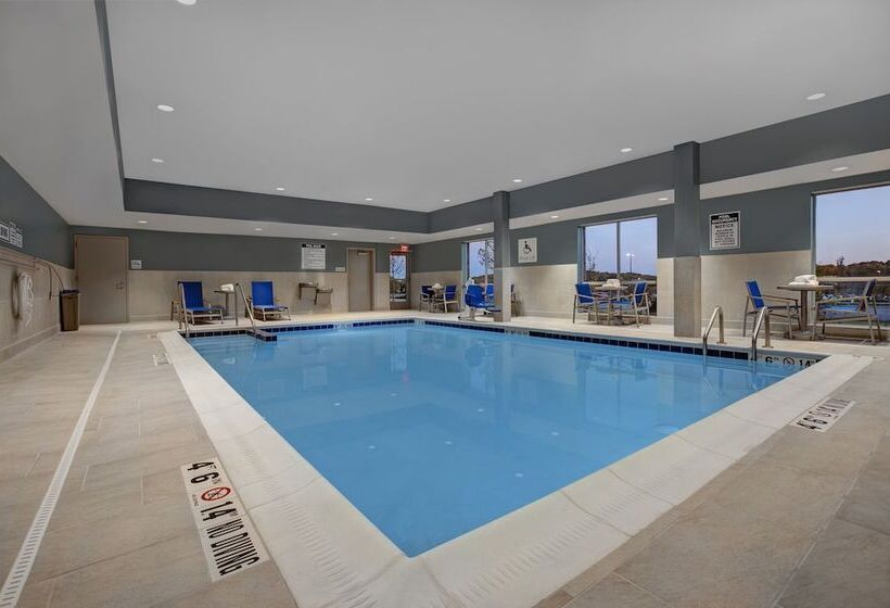 فندق Holiday Inn Express & Suites   Milwaukee   Brookfield, An Ihg