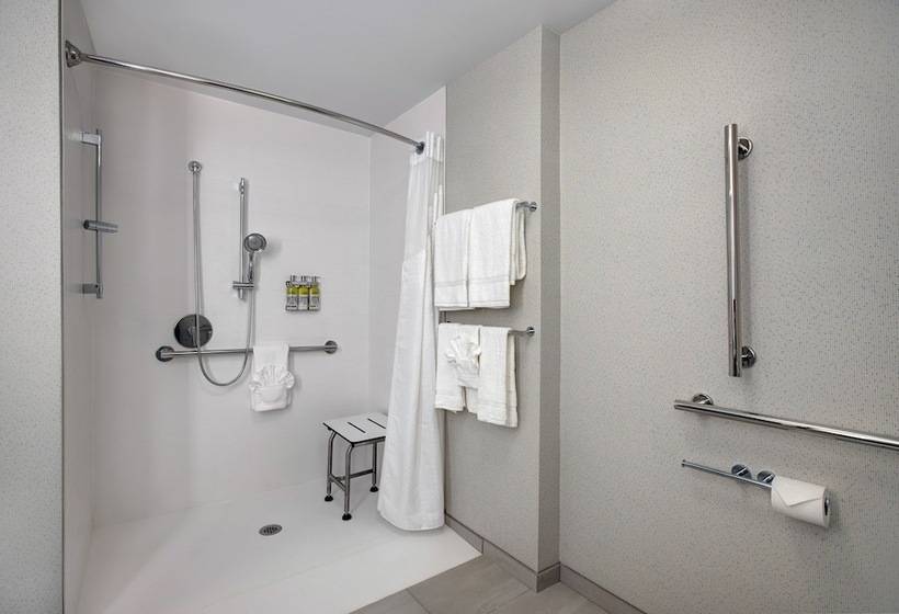 فندق Holiday Inn Express & Suites   Milwaukee   Brookfield, An Ihg