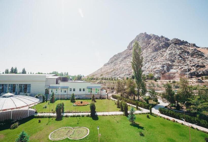 هتل Jannat Resort Osh