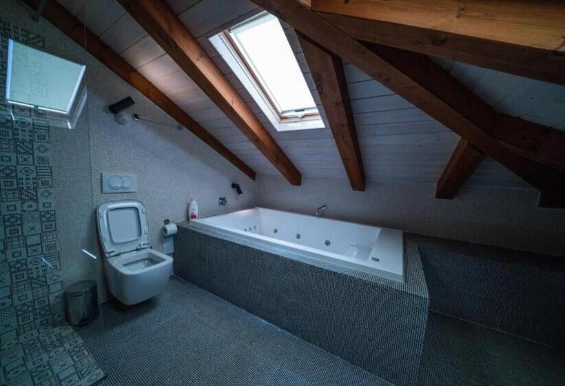 בית מלון כפרי Korça Boutique